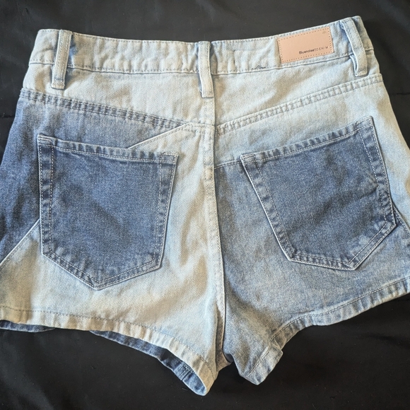 Bluenotes Shorts - Picture 2 of 3